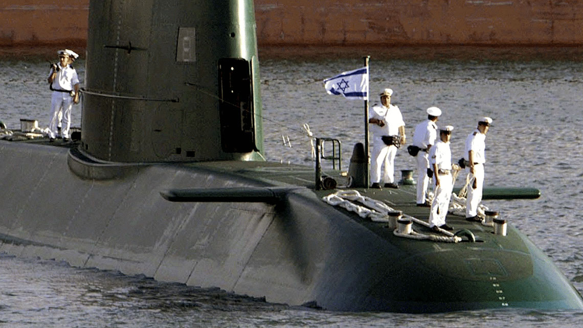 Israele non lo dichiara ufficialmente, ma si ritiene che i sottomarini israeliani di classe Delfino siano armati con testate nucleari.