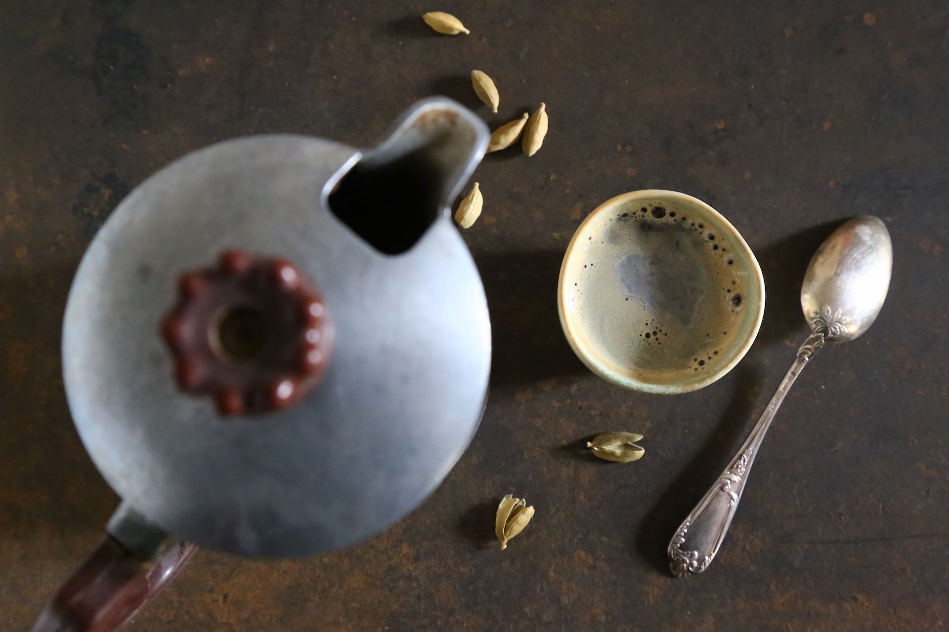 Il caffè al cardamomo appena versato © Beatrice Spagoni