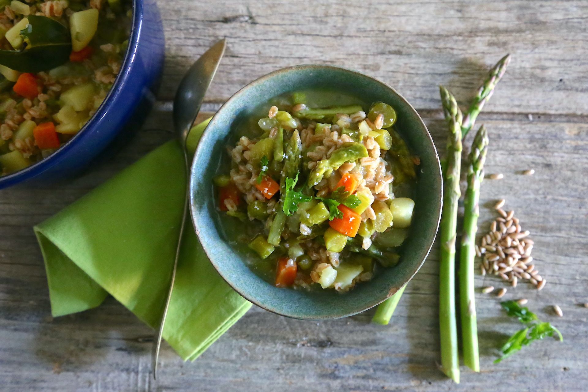 La zuppa di asparagi e farro integrale servita © Beatrice Spagoni 