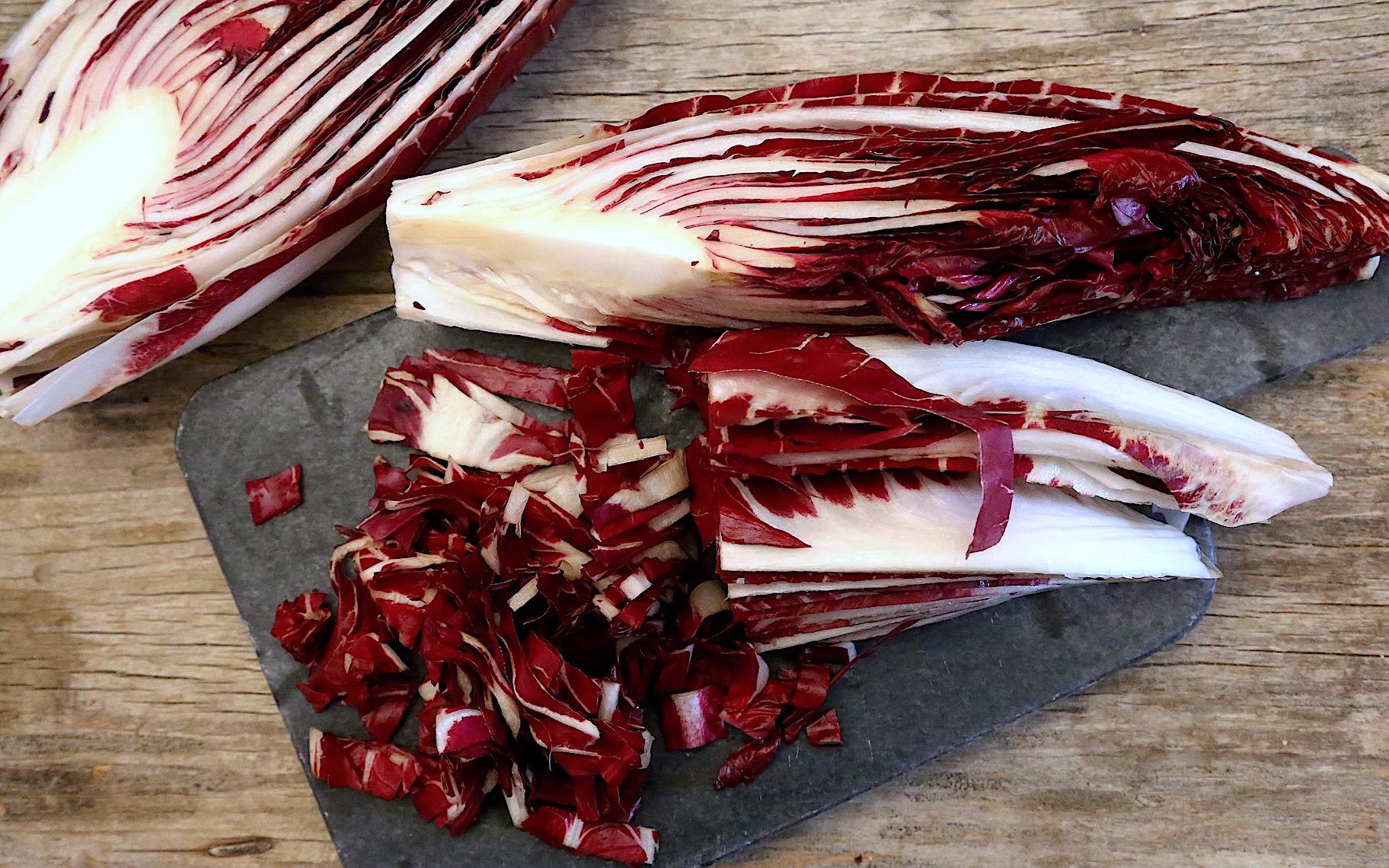 La preparazione del radicchio © Beatrice Spagoni
