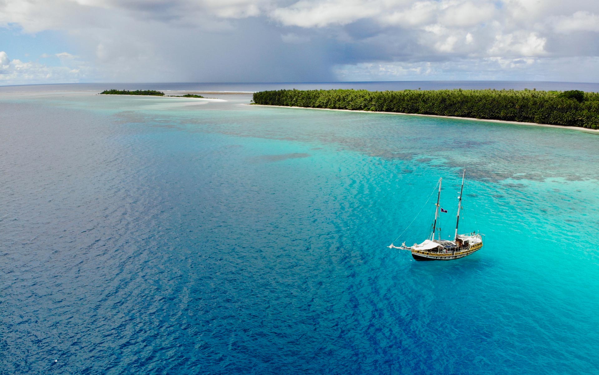 Quattro mesi di isolamento forzato nel Pacifico per L'Arka di Filastine