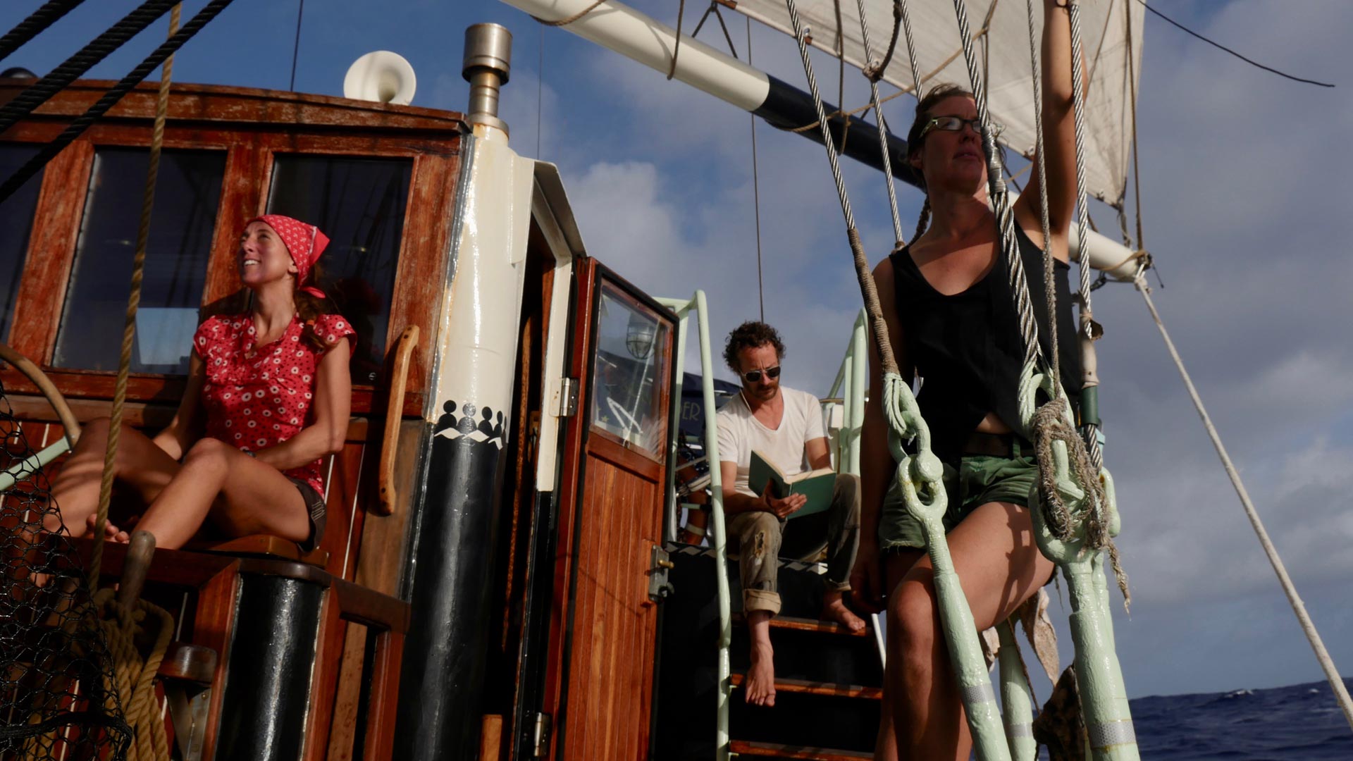 Momenti tranquilli a bordo dell'Arka Kinari