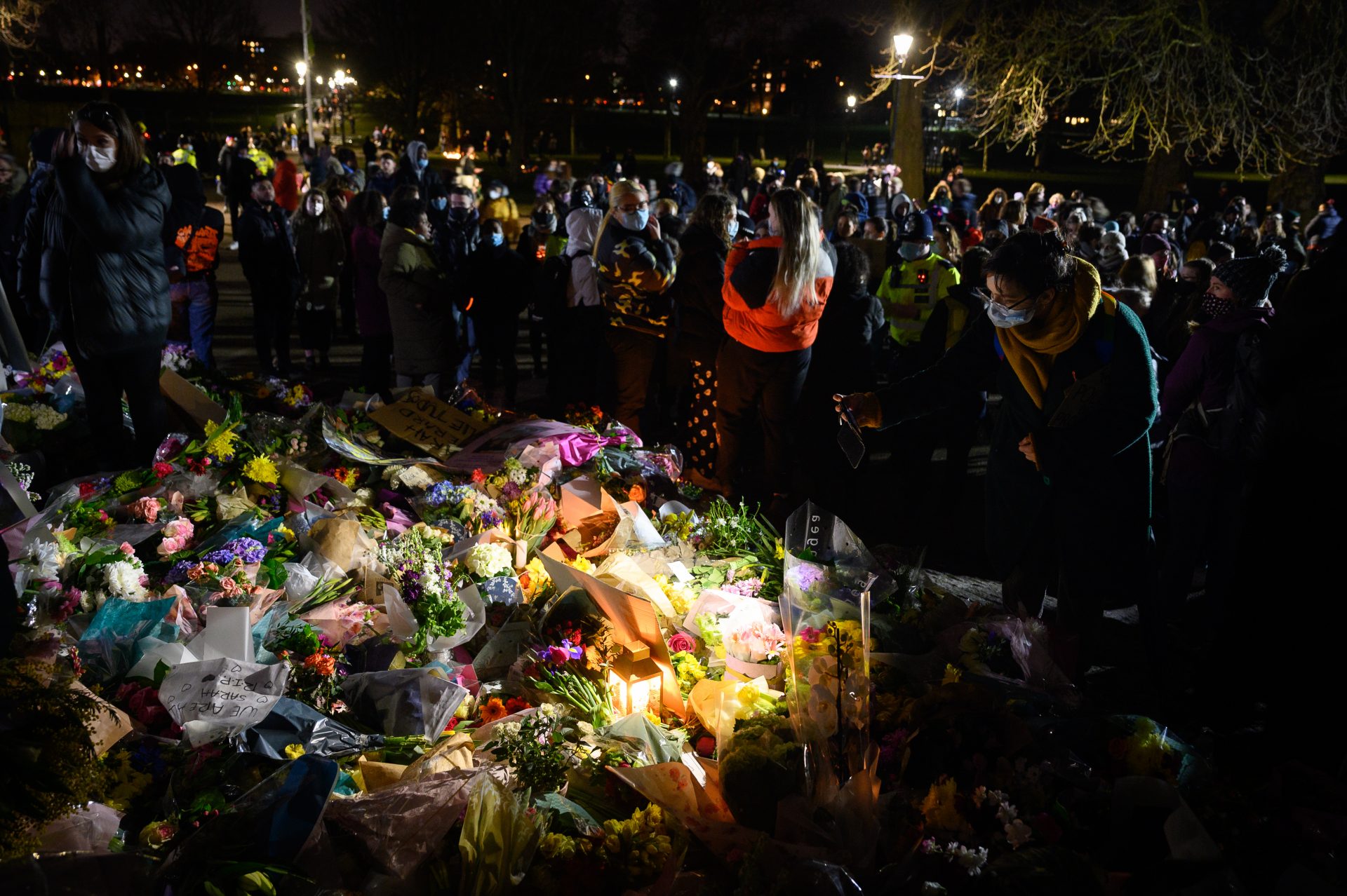 Una veglia in memoria di Sarah Everard, a Londra