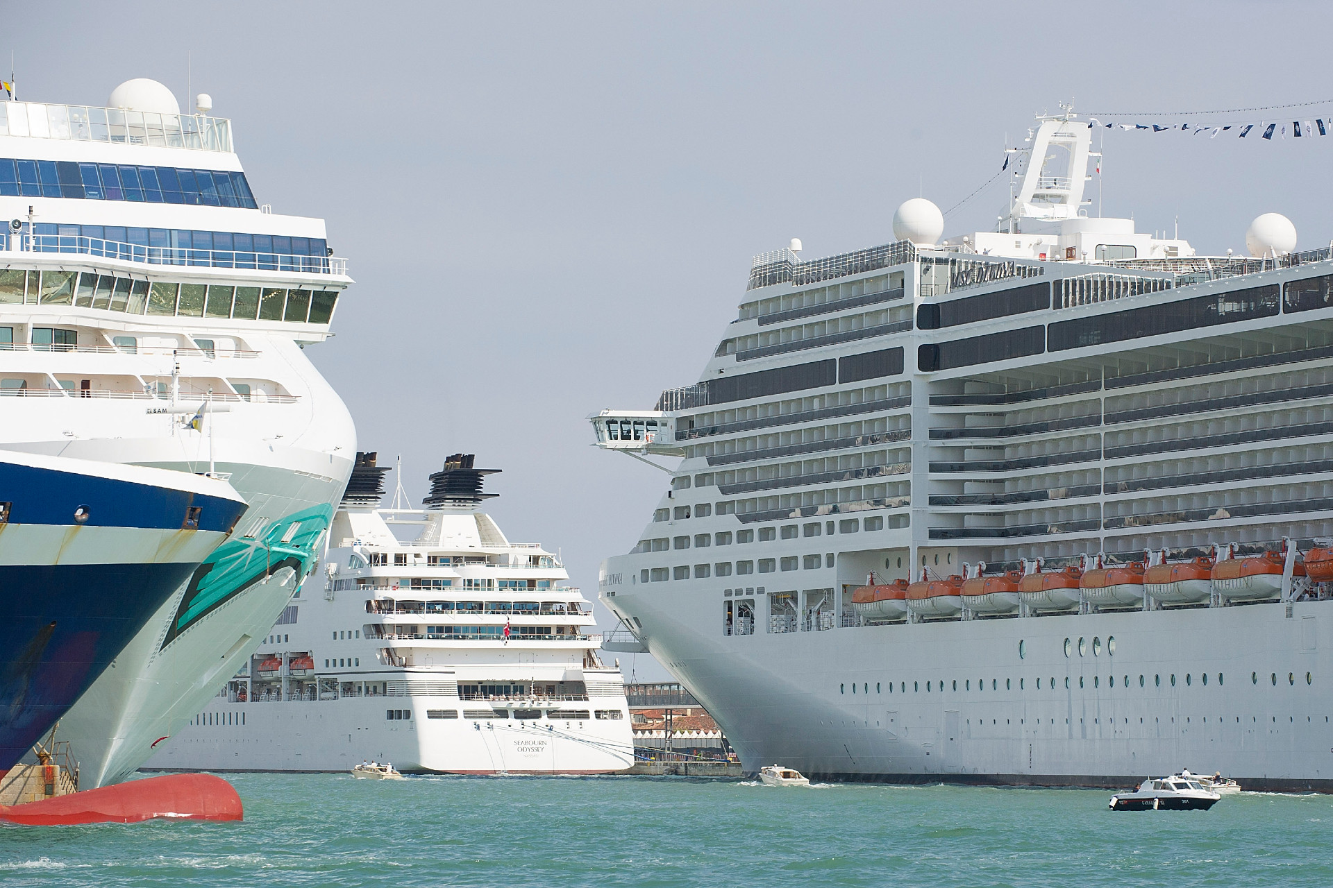 Grandi navi via da Venezia. Attracheranno a Marghera