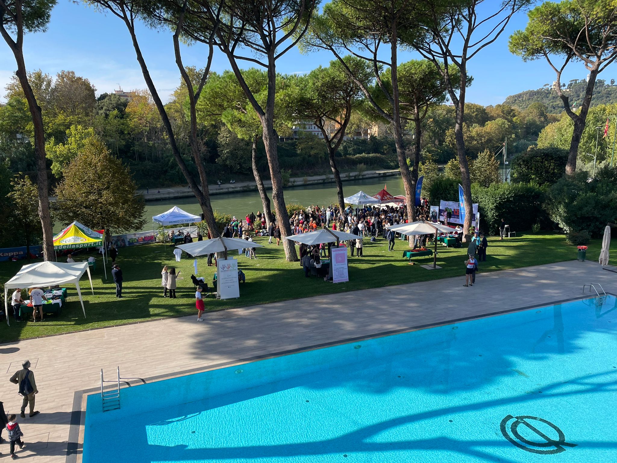 Manifestazione Via le mani, Roma 2021