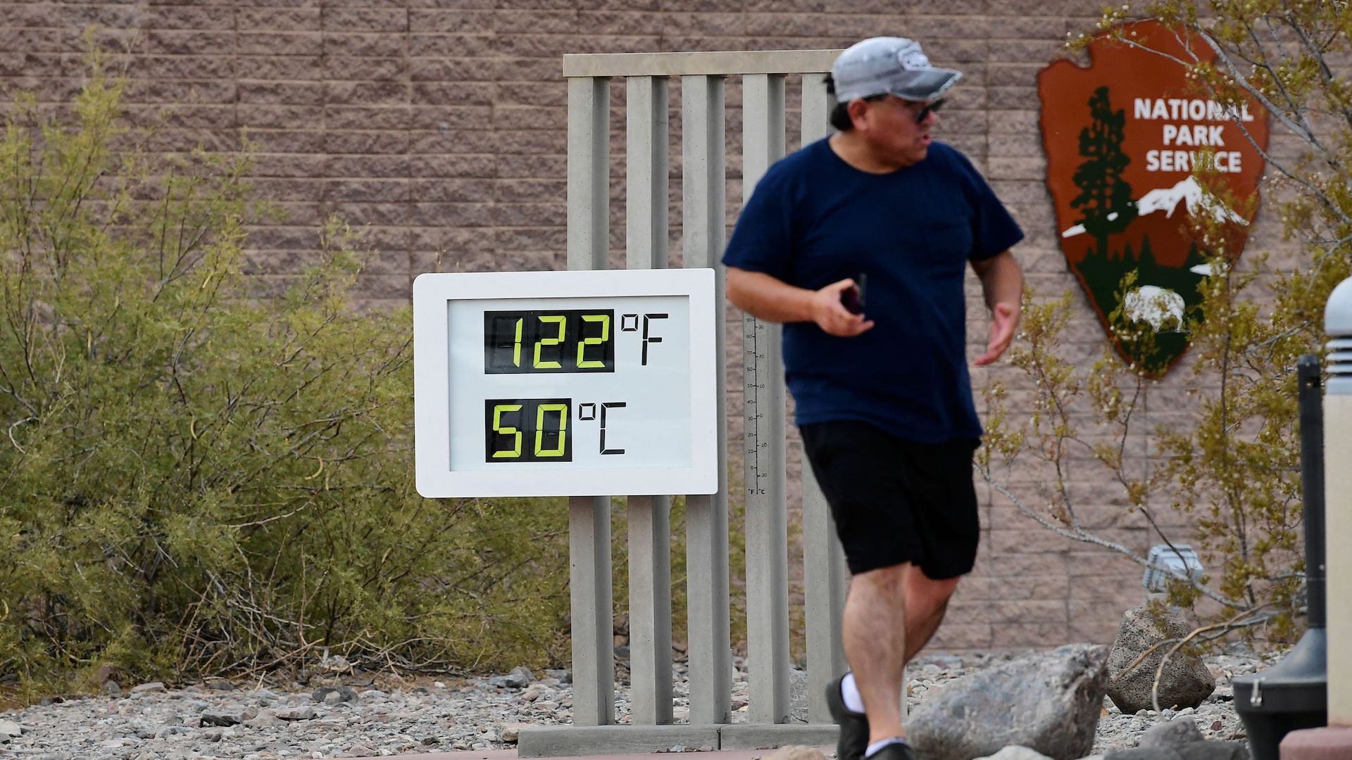 Un termometro nella Death Valley, negli Stati Uniti. Qui la temperatura ha raggiunto i 54,4 gradi centigradi