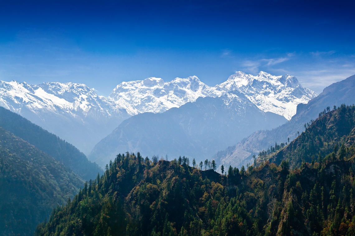 Le foreste e le imponenti catene montuose del Nepal