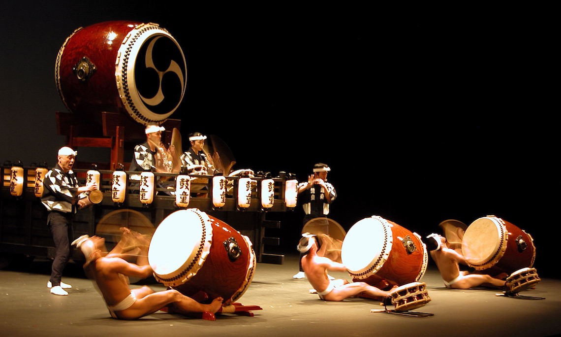 Kodō tamburo taiko spettacolo
