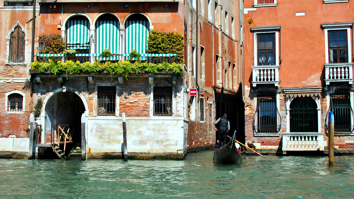 Fuga Tra Città D'arte E Tesori D'italia