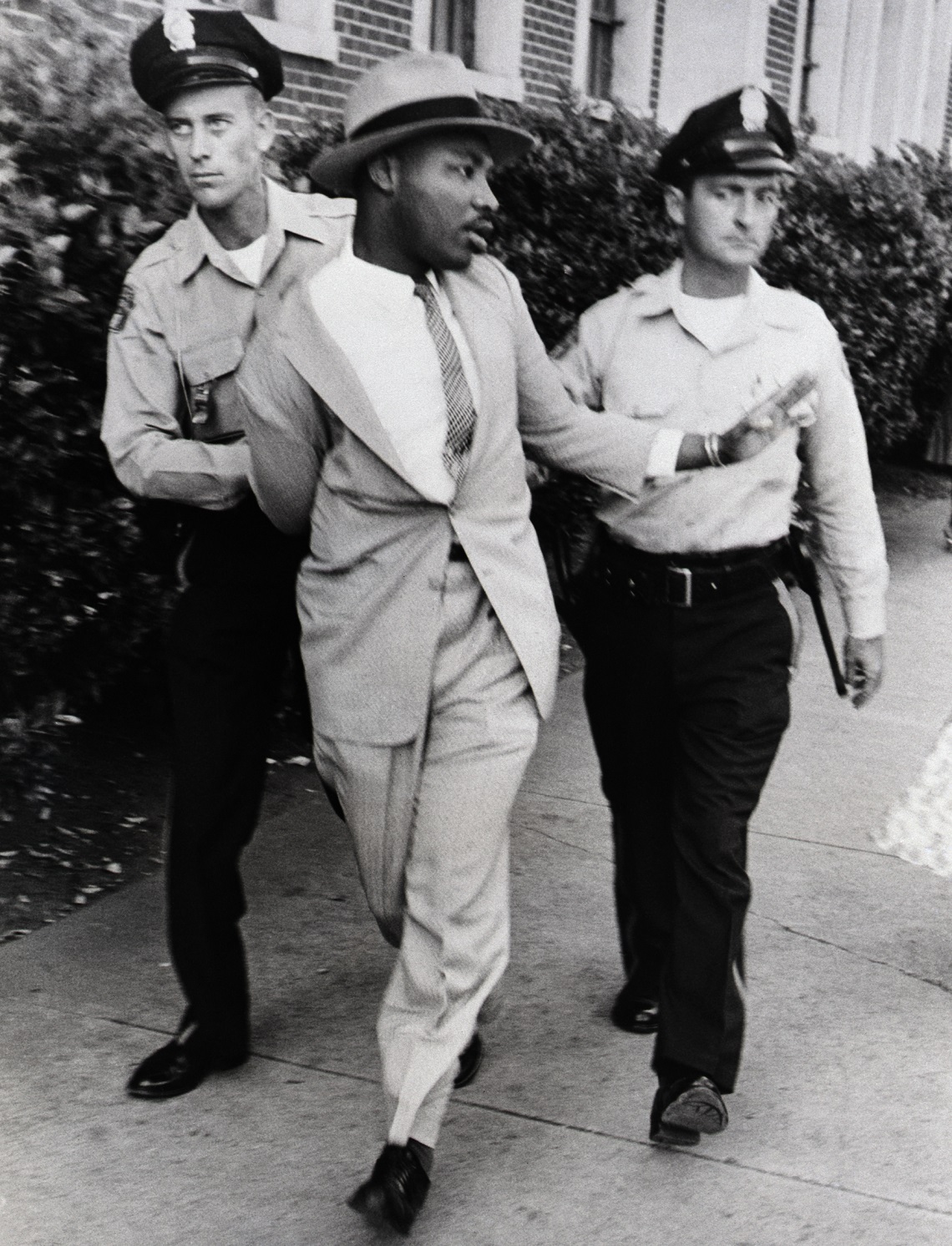 selma to montgomery march of 1956 essay Martin luther king, jr (january 15, by december 1956, the sclc decided to organize a march from selma to montgomery. selma to montgomery march of 1956 essay Martin luther king, jr (january 15, by december 1956, the sclc decided to organize a march from selma to montgomery.
