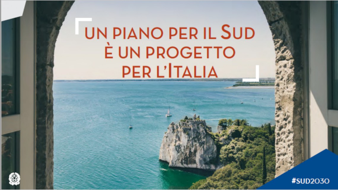 La cover del Piano per il Sud mostra una foto di Duino, Trieste: per le opposizioni è una gaffe, per il ministro Provenzano il messaggio che investire sul Mezzogiorno è investire su tutta l'Italia.