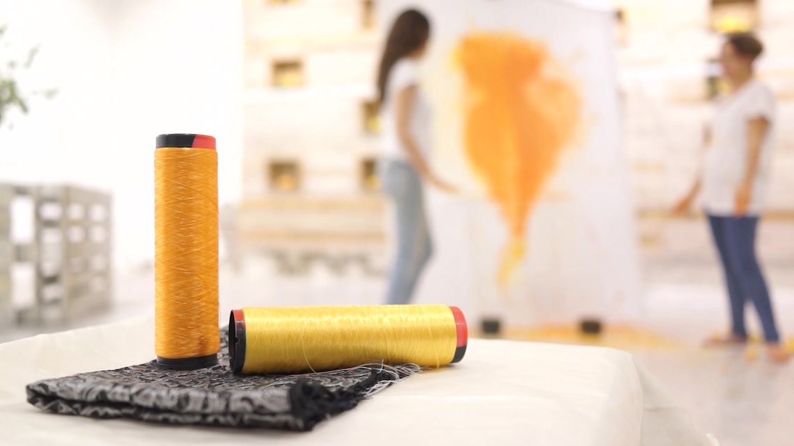 Favini racconta Orange Fiber, il tessuto ricavato dagli scarti degli