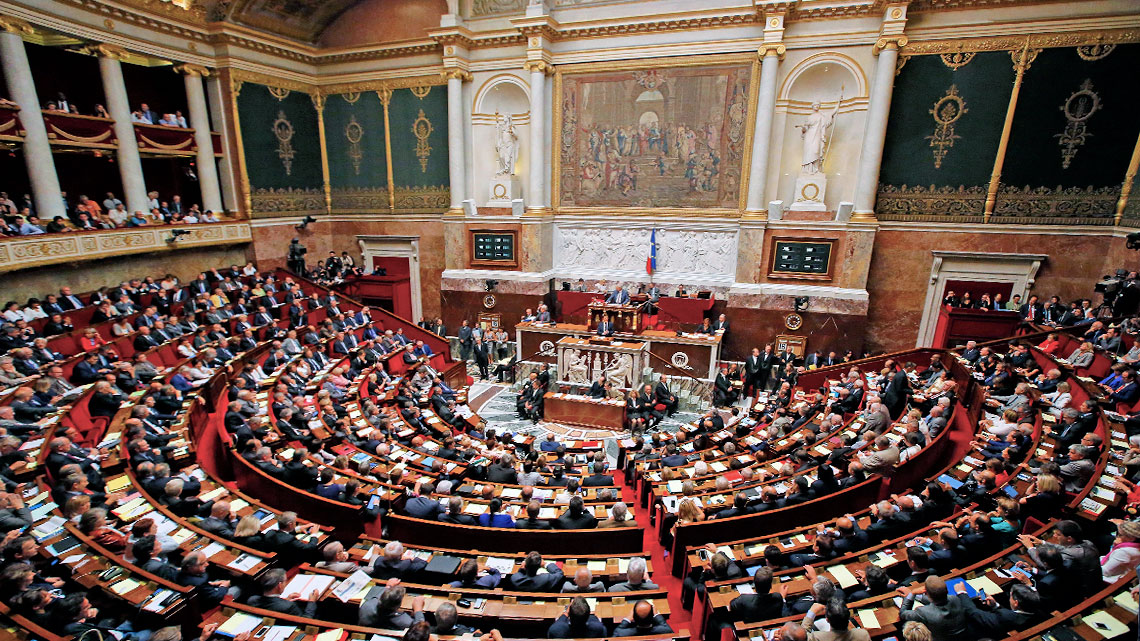 Risultati immagini per parlamento francese