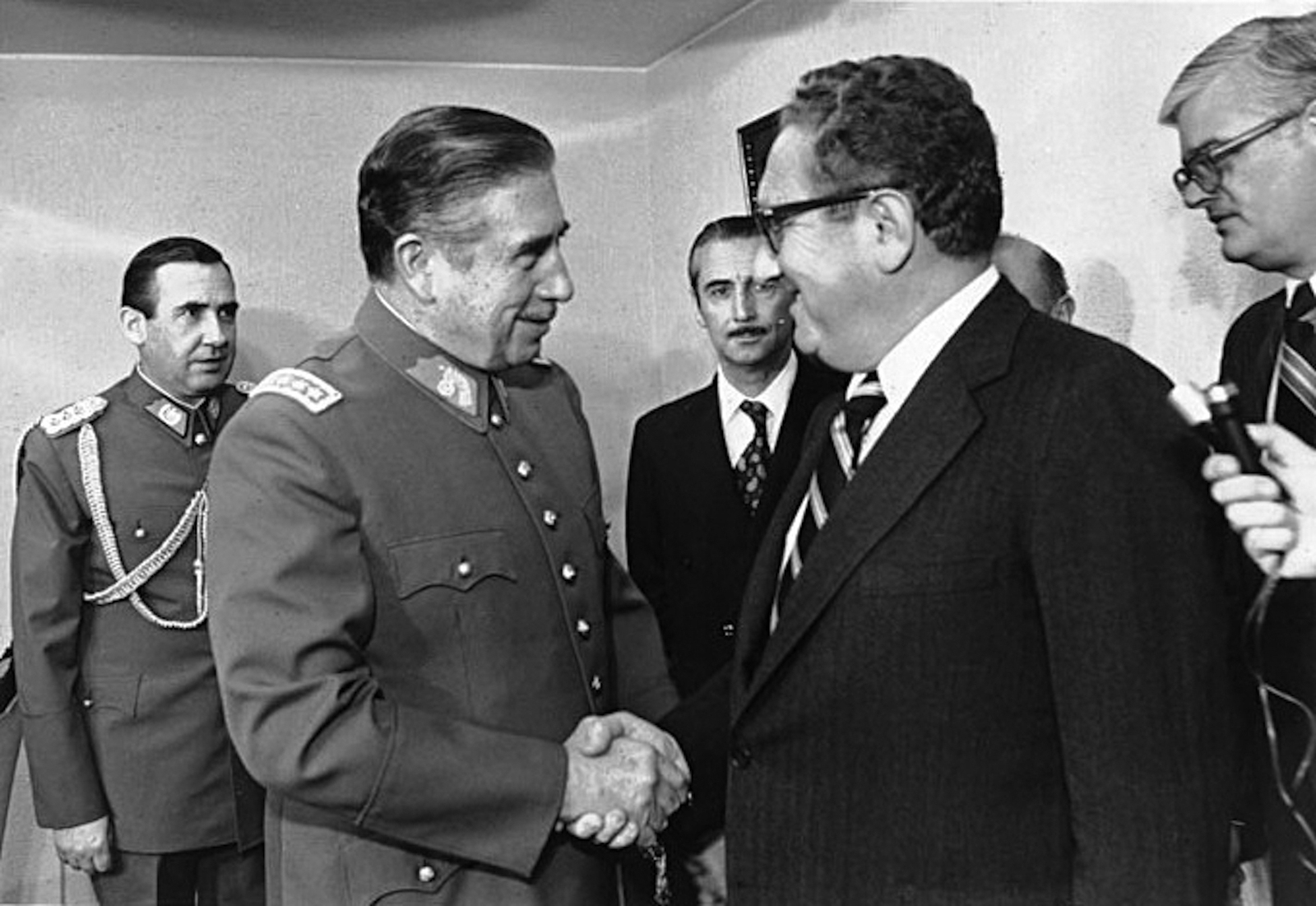 (Kissinger & Allende)